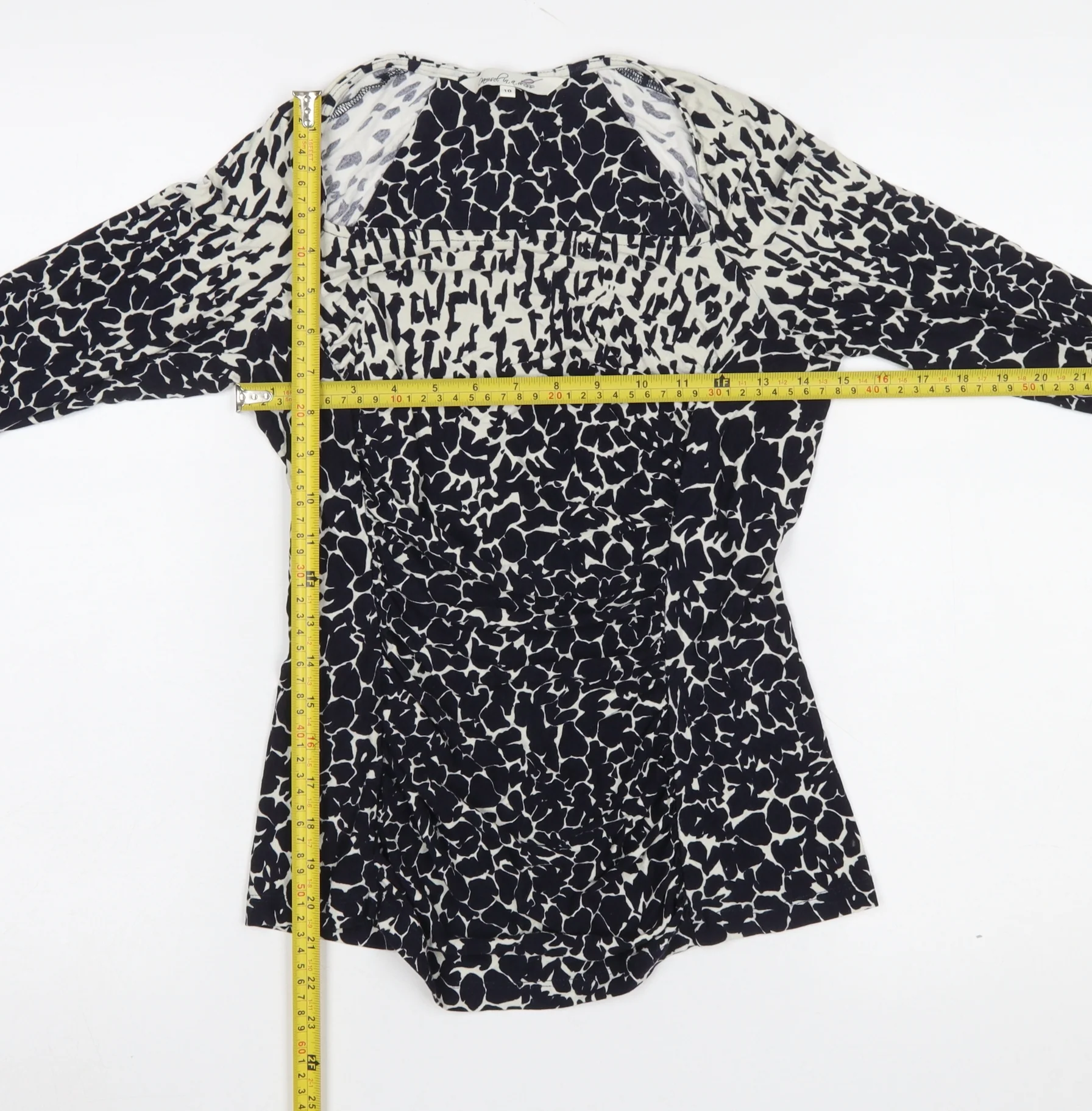 Damsel in a Dress Women’s Black Animal Print Long Sleeve Wrap Blouse Size 10 - Image 2