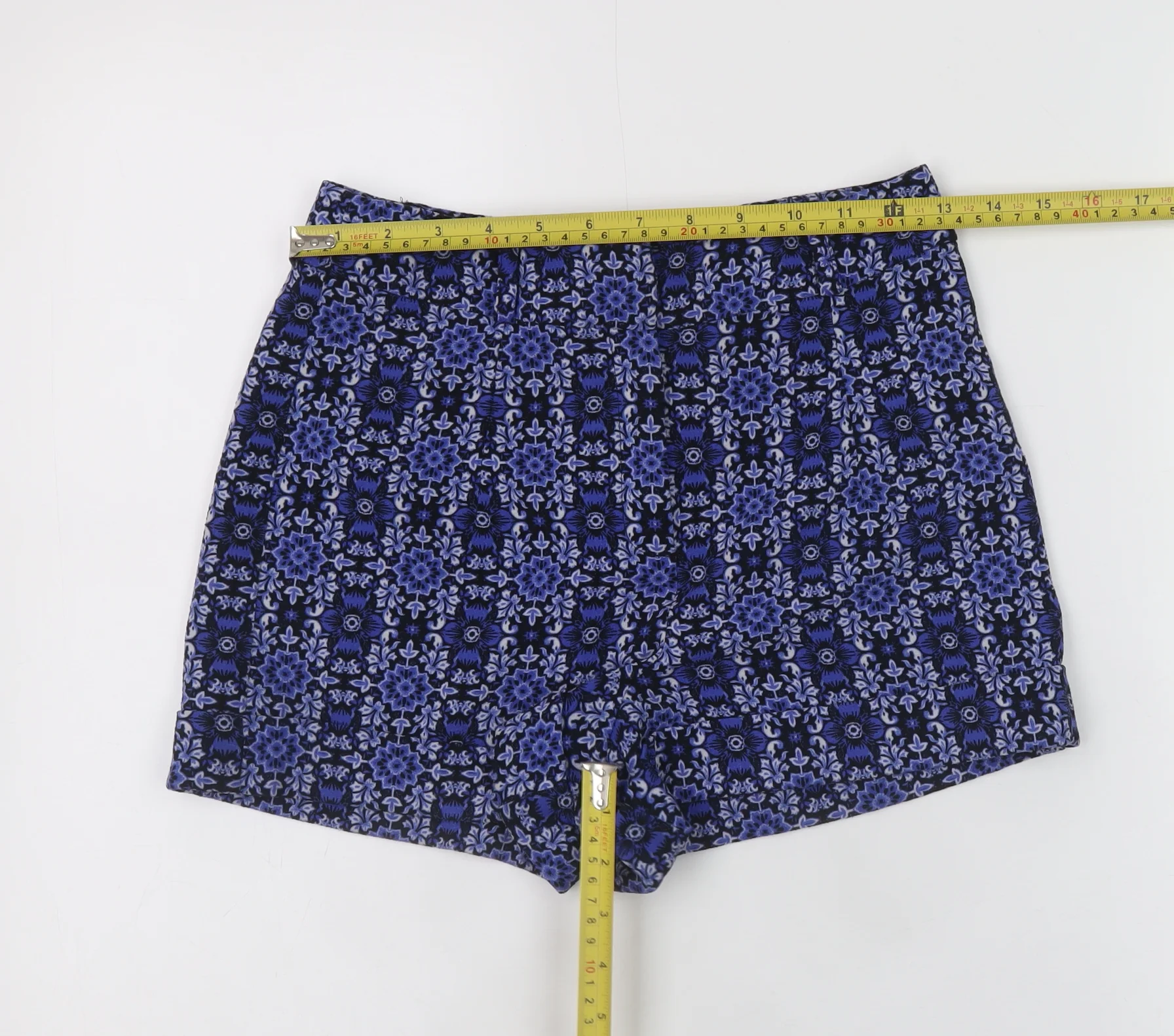 Forever 21 Womens Blue Floral Print XS High Rise Shorts - Image 2