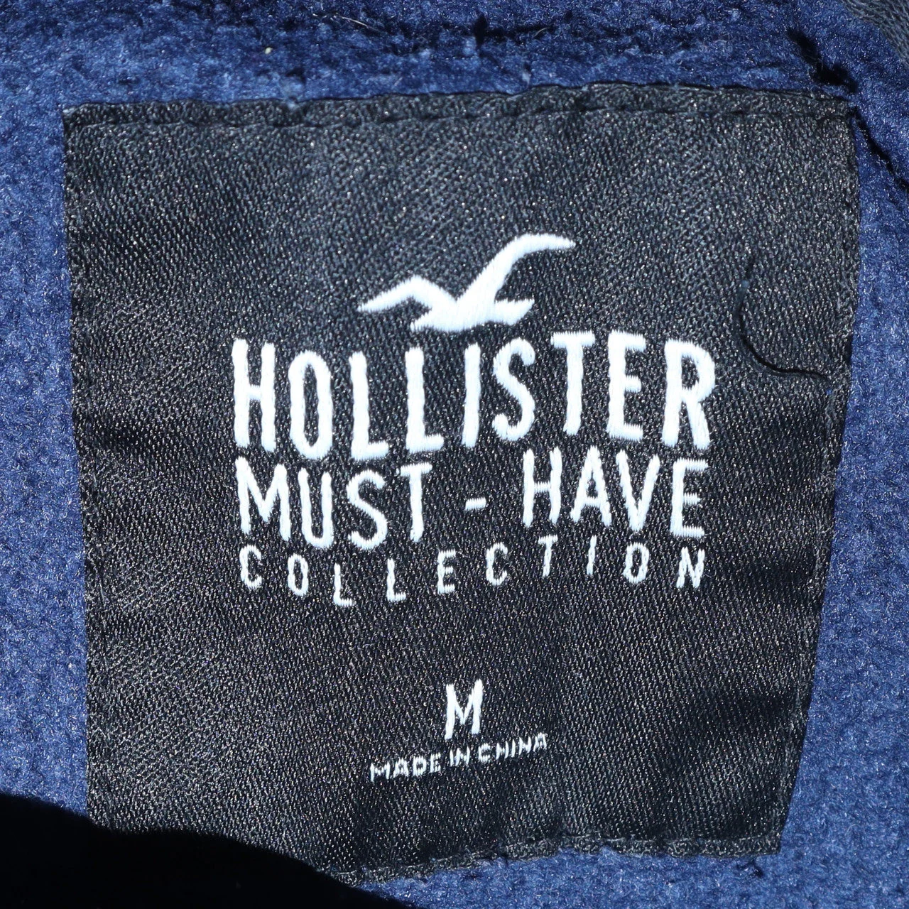 Hollister Men's Blue Pullover Hoodie M Logo Fleece Sweatshirt - Image 5