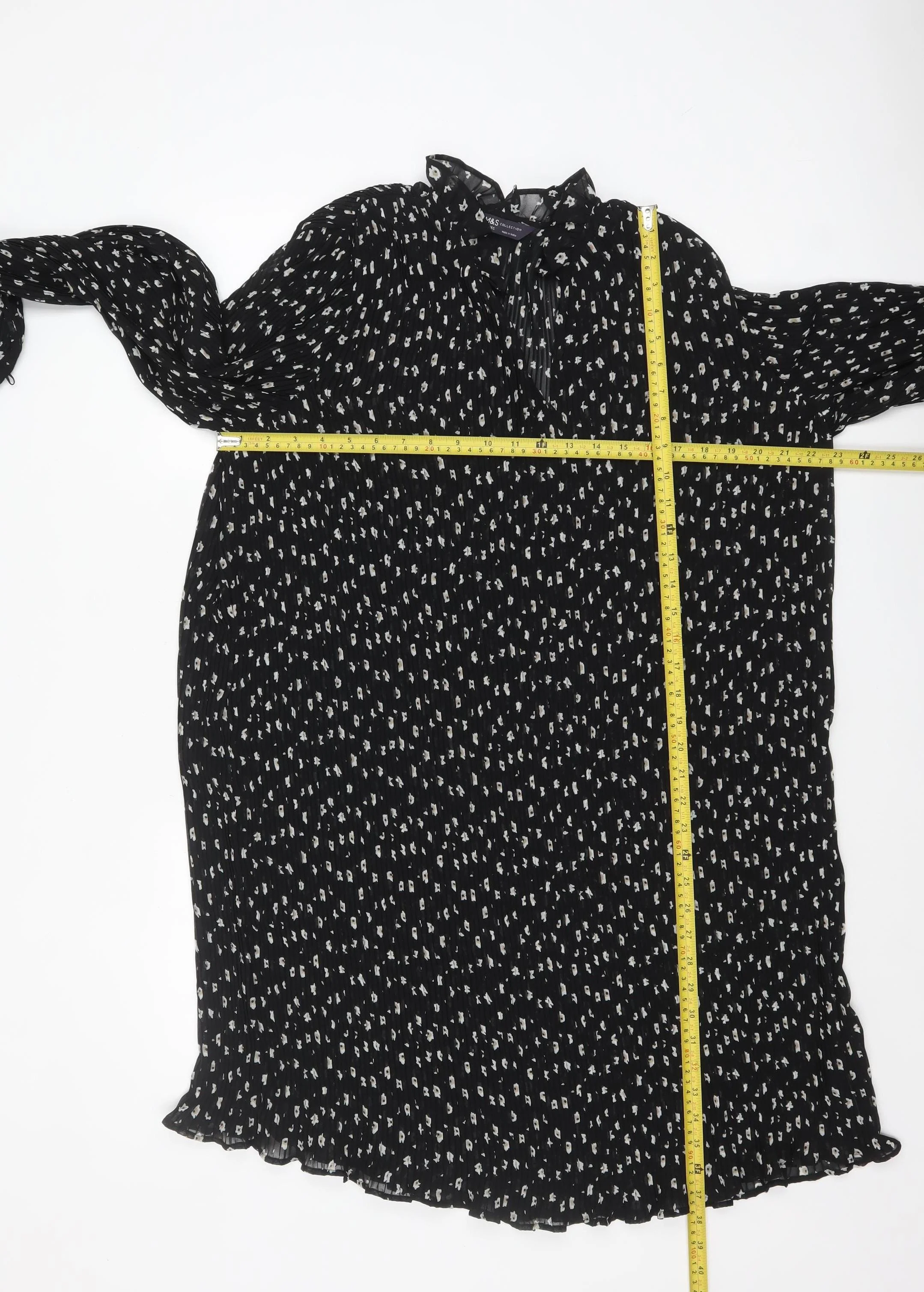 Marks and Spencer Women’s Black Floral Shift Dress Size 18 Regular - Image 2