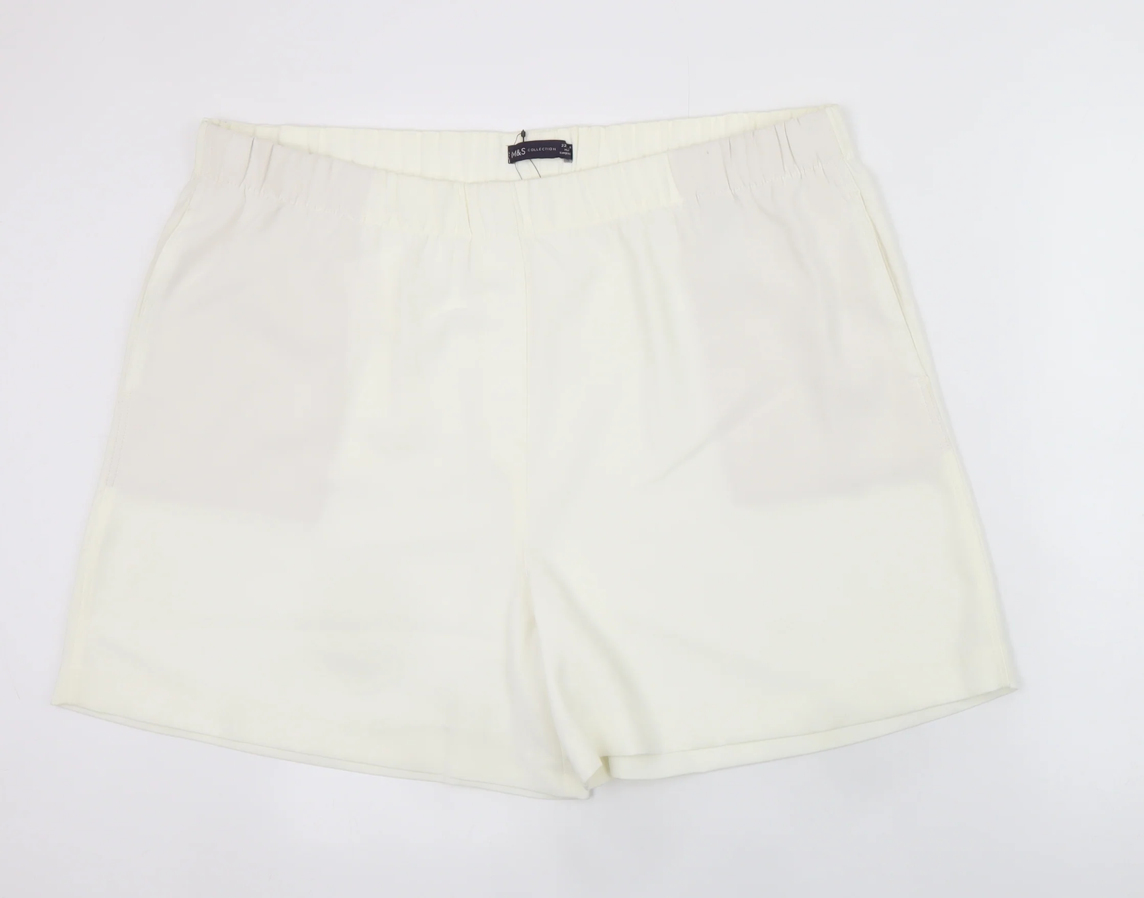 Marks and Spencer Women’s Ivory Chino Shorts Size 22 Regular Fit