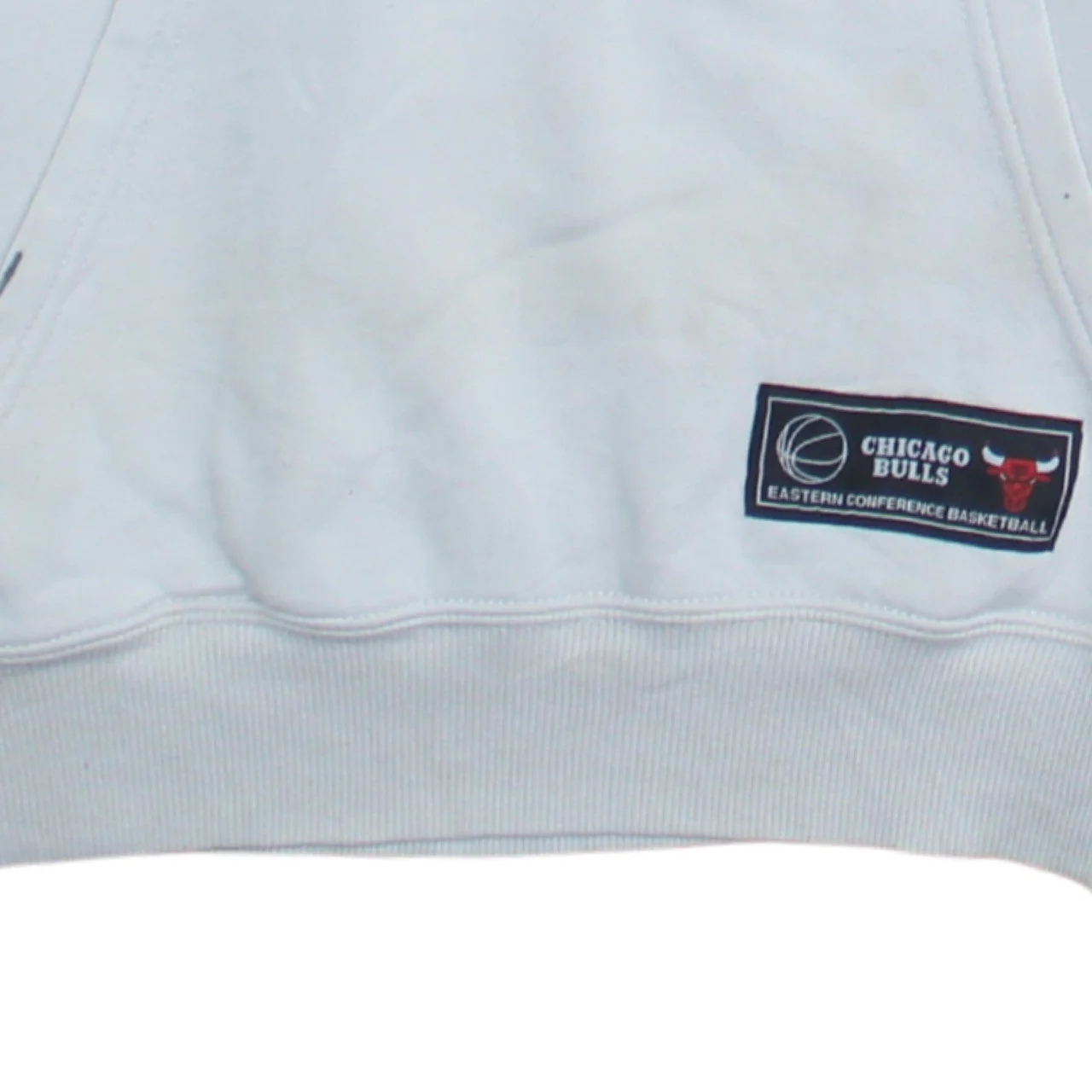 NBA Men’s White Chicago Bulls Pullover Hoodie Small Graphic Fleece - Image 8