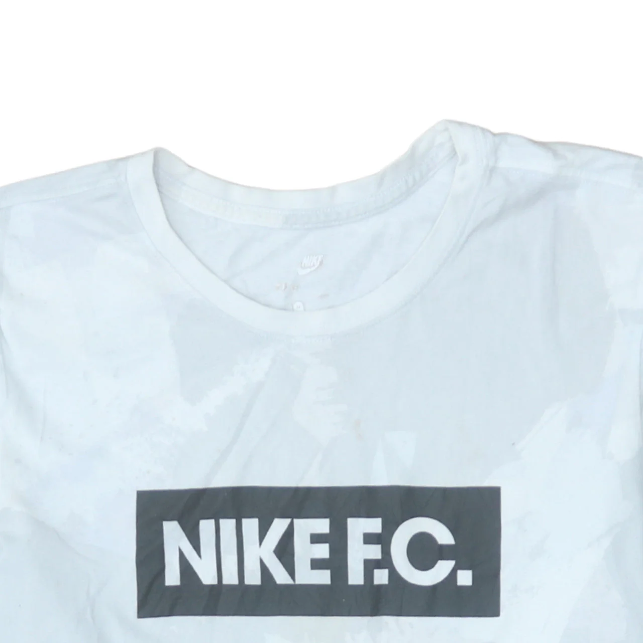 Nike Men's White NIKE F.C. Graphic Print Crew Neck T-Shirt Medium - Image 8