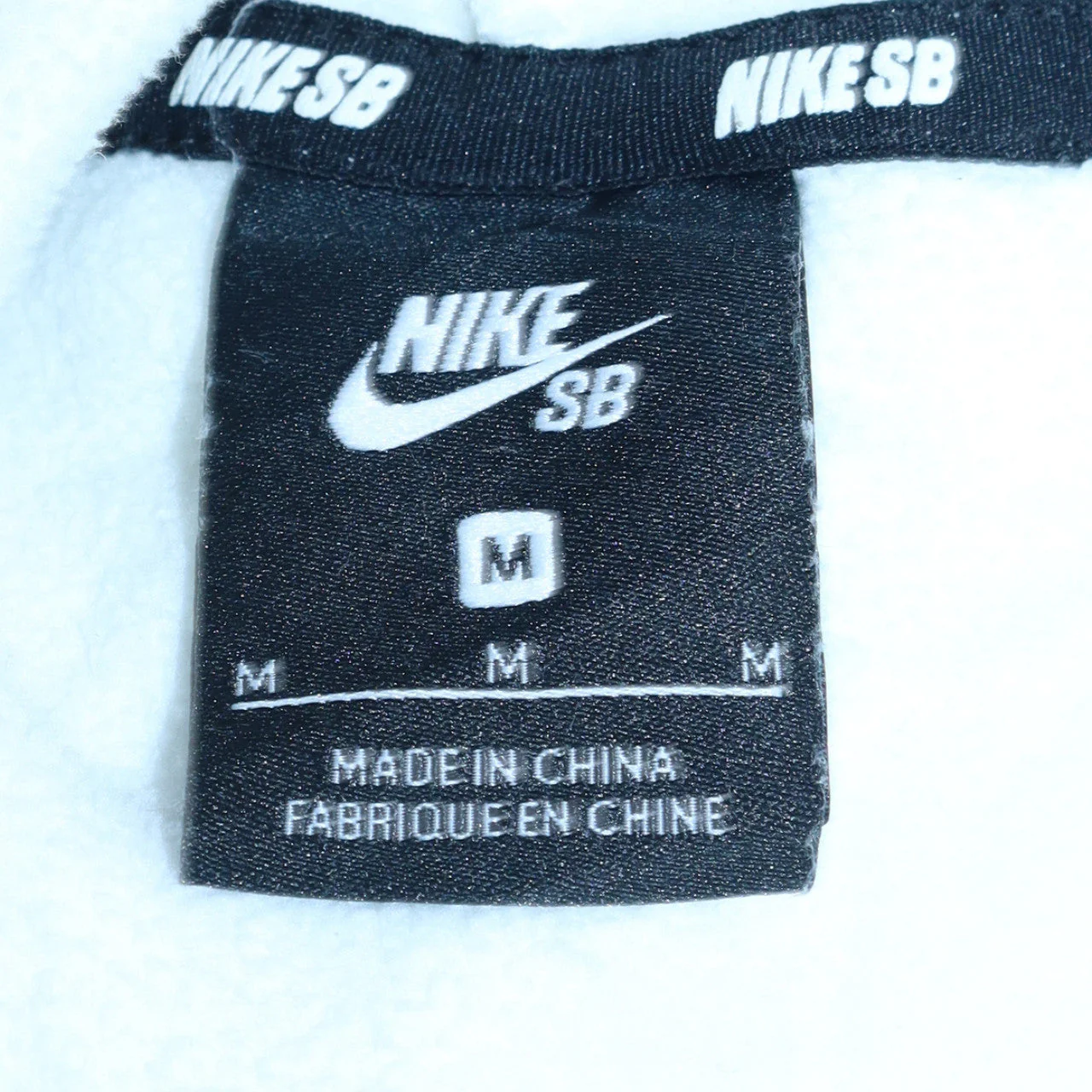 Nike SB Men's White Medium Pullover Hoodie with Zip Pocket - Image 5