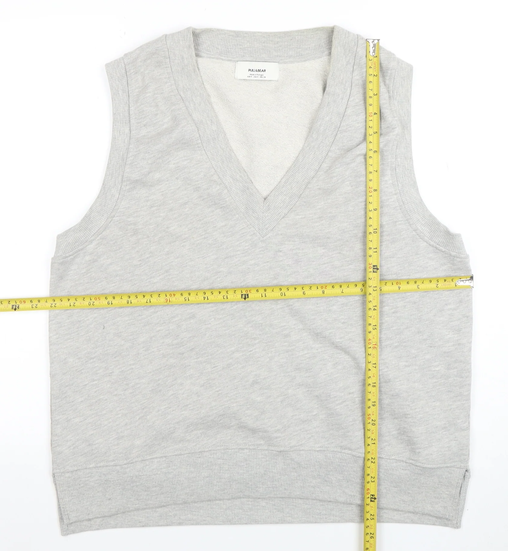 Pull&Bear Men's Grey V-Neck Sleeveless T-Shirt Medium - Image 2