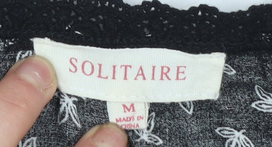 Solitaire Women’s Black Floral Crochet Sleeveless Blouse M - Image 4