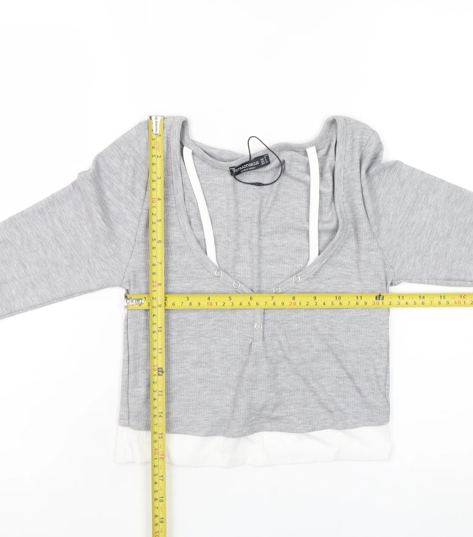 Stradivarius Women’s Grey Cropped Long Sleeve V-Neck Button T-Shirt Size 12 - Image 2