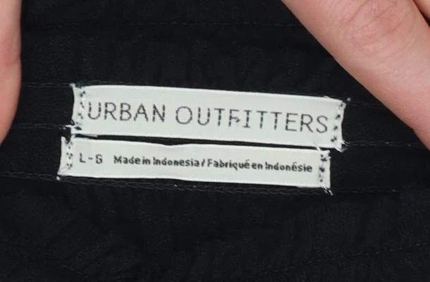 Urban Outfitters Women Black Cropped Long Sleeve Ruffle Blouse L - Image 4